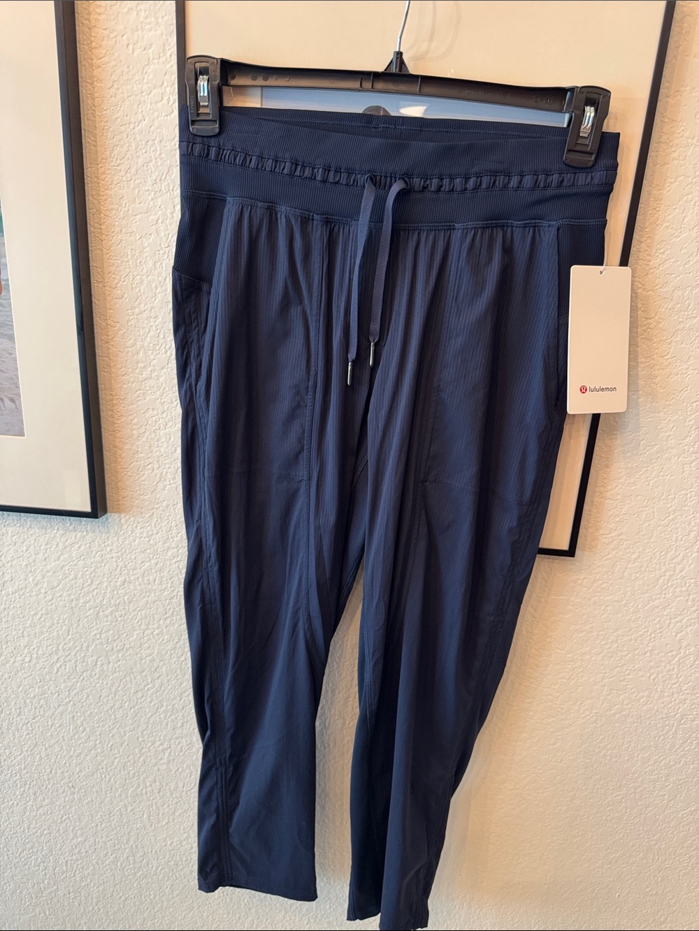 Lululemon NWT Dance Studio MR Crop Navy pants 6